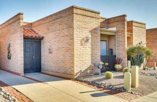 Desert Casitas House | Close to Golf: Mtn-View Townhome in Green Valley