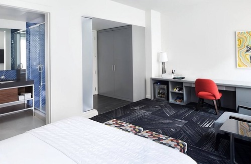 Downtown Minneapolis Hotel | Come Create Memories w/Fun-filled Adventures at this Paradise! 2 Modern Units