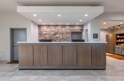 Scottsdale Hotel | Comfort Suites Scottsdale Talking Stick Entertainment District
