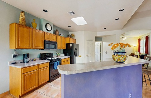 Vistoso Hills House | Comfortable getaway with hot tub, pool, private BBQ & full kitchen