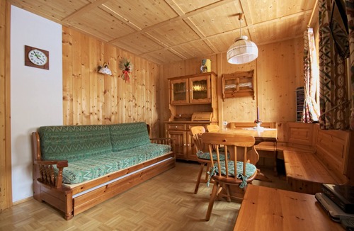 Sesto Apartment | Comfortable Ground Floor Apartment in Sesto