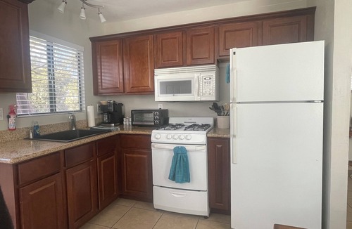 Rancho Feliz House | Comfortable Home Away from Home - Oro Valley Guest House