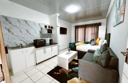 Newcastle Apartment | Contemporary Gem: Studio with Serene Pool View