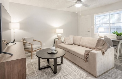 Deer Valley Apartment | Contemporary large 1BR, in unit Washer/Dryer, FREE parking with all amenities!