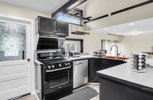 Harrisburg - Hershey House | Contemporary Modern Farmhouse with Deck & Firepit