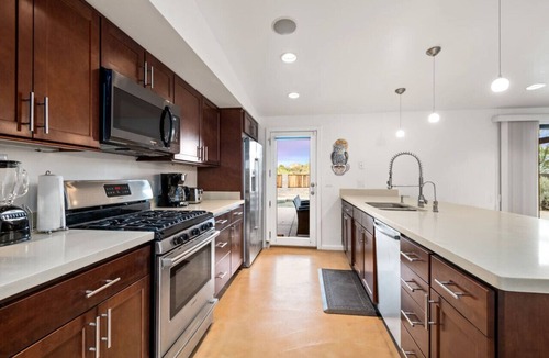 Riverside Terrace House | Contemporary Resort w/Heated Pool+Sports Court