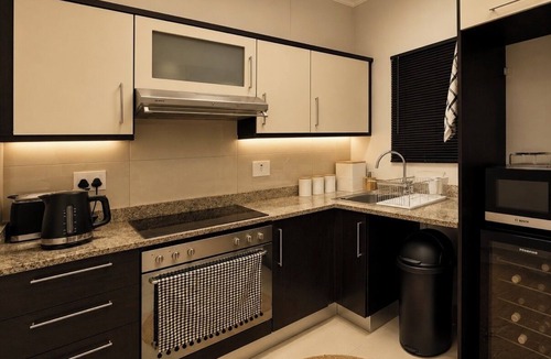 Umhlanga Apartment | Contemporary uMhlanga Stay w/Free WiFi, Pool & Gym