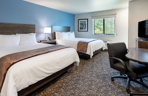 Tucson Hotel | Convenient Tucson Stay with Full Kitchen, Near Downtown Tucson!