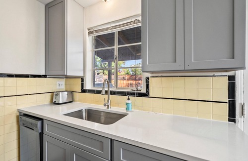 Samos Cottage | Copper Cottage, Historic Tucson Stay Near UofA