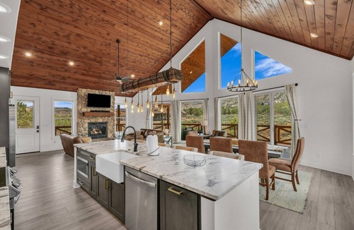 Orderville House | Copper Rock Ridge |Hot Tub |Pool Table| Near Zion