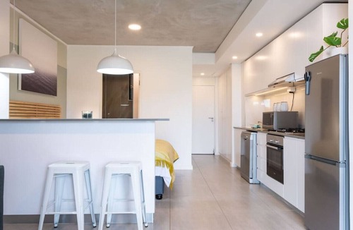 Hillhead Apartment | Coral Point Executive Studio Apartment E316