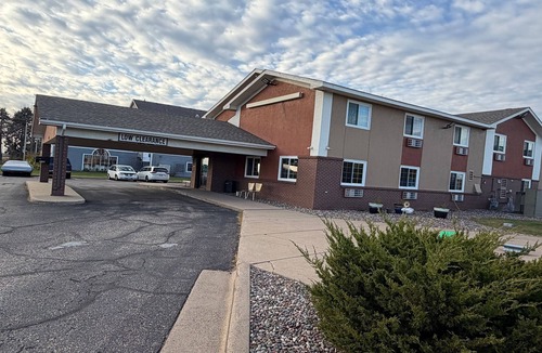 Stillwater Hotel | Coratel Inn and Suites by Jasper Stillwater Standard 2 Queen Bed Non Smoking
