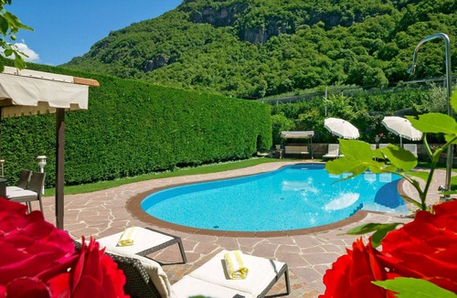 Postal Apartment | Cosy apartment for 3 guests with WIFI, A/C, hot tub, pool, TV, balcony and pets allowed