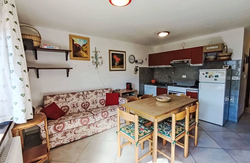 Cavalese Apartment | Cosy apartment for 4 guests with TV and balcony