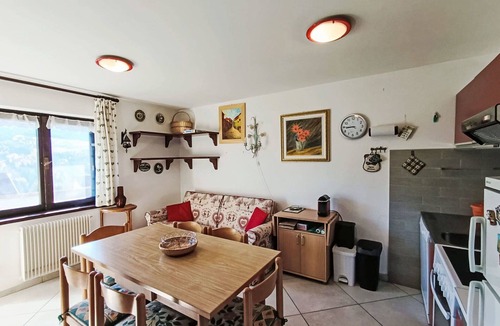 Cavalese Apartment | Cosy apartment for 4 guests with TV and balcony