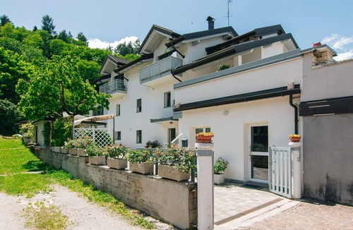 Caldonazzo Apartment | Cosy apartment for 4 people with WIFI, TV, patio and pets allowed