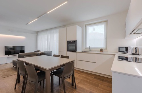 Pinzolo Villa | Cosy apartment in villa for 6 people with WIFI, TV and balcony