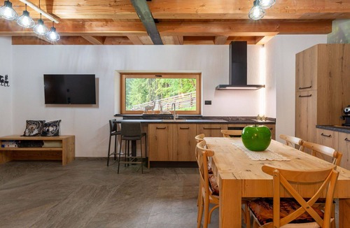 Livo Villa | Cosy apartment in villa for 4 guests with WIFI, TV, patio and panoramic view