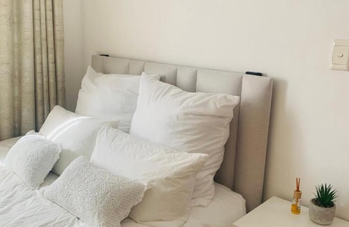Newlands West House | Cosy guesthouse