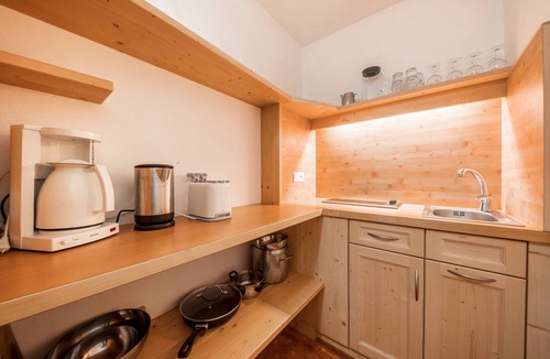 San Leonardo in Passiria Apartment | Cosy Holiday Apartment "Haus Hubertus - 6" with Mountain View & Wi-Fi