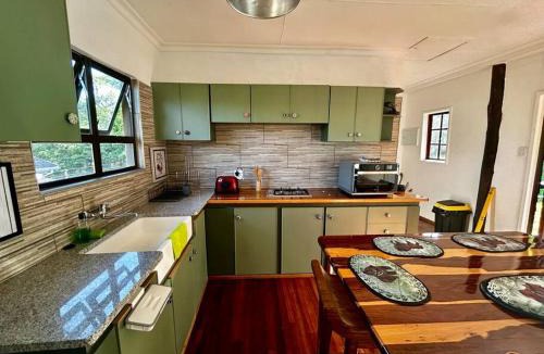 Tugela Mouth Apartment | Cosy one bedroom garden cottage
