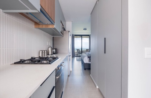Umhlanga Ridge Apartment | Cosy Studio - Umhlanga Ridge - Pool - Aircon - Gym