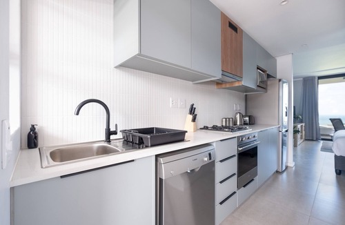 Umhlanga Ridge Apartment | Cosy Studio - Umhlanga Ridge - Pool - Aircon - Gym