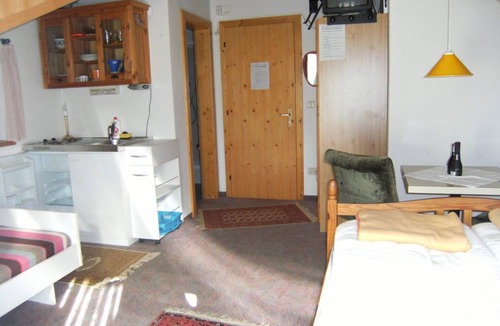Eggen House | Cottage by the stream in Eggen