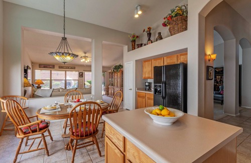 Gilbert House | Covered Patio, Lava Rock Gas Fire Pit, Near Spring Training, Golf, Hiking & Biking; 30 Day Min