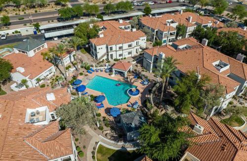 Central Scottsdale House | Cozy 1BR Pool & Gym Resort Amenities Downtown