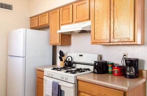 Midtown House | Cozy 2 bedroom Apt in Tucson | Laundry