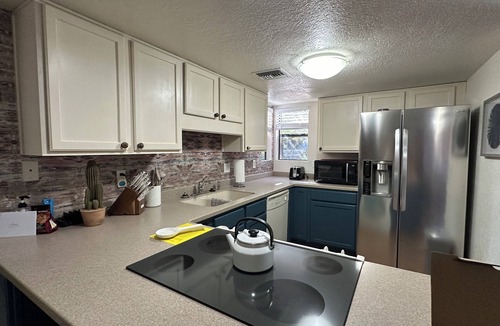 Tucson Condo | Cozy 2-bedroom condo by Sabino Canyon in Tucson w pool, pickleball and gym.