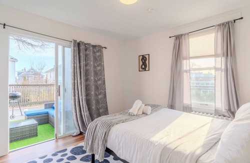 South Medford Apartment | Cozy 3Bed only 4min from tufts-10min from downtown Boston