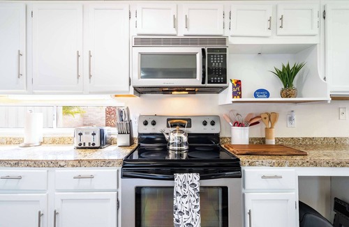 Tucson House | Cozy 3BR Home with Mtn Views & Pool, Near Trails