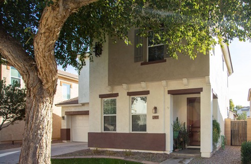 Gilbert House | Cozy and Cute 2 story home in Gilbert 3 bedrooms 2.5 baths 2 car garage