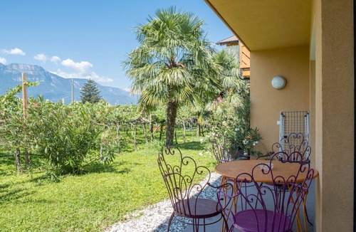 Gries - Quirein Apartment | Cozy Apartment “Urbanhof - Juzer” with Mountain View, Wi-Fi & Balcony