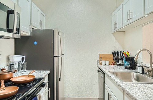 Tucson Apartment | Cozy Apartment with Stunning Amenities. Amazing LOCATION
