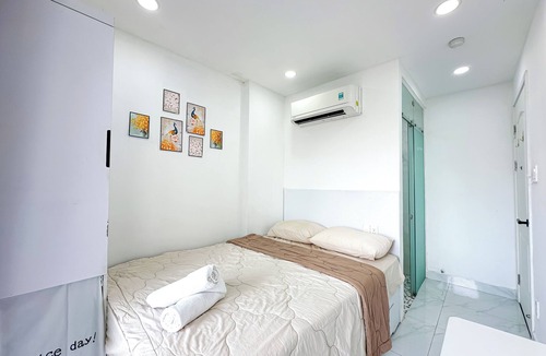 Phu My Hung Apartment | Cozy balcony studio in D7