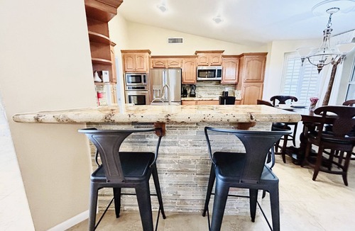 Sunland Village East House | Cozy Beautiful Mesa Escape Golf King Bed Sauna Relax! 55+ Sunland Golf Community