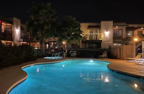 Camelback East Condo | Cozy Biltmore Condo with Heated Pool and Hot Tub