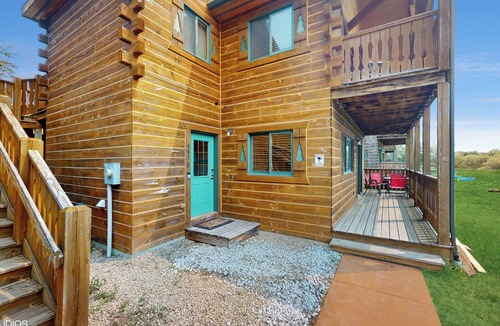 Warrens Cabin | Cozy Blue 2 bedroom cabin in enchanting Warrens, Unit B