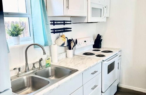 Palo Verde House | Cozy Casita Near U of A and UMC