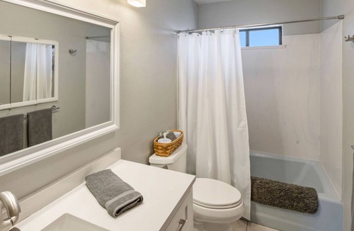 Fort Valley House | Cozy Chalet and Ski Getaway at the base of Snowbowl!!!