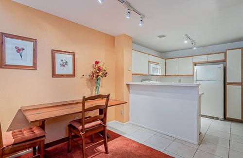 Tucson Condo | Cozy Condo! New low rates for Spring/Summer 2026! Pet Friendly!
