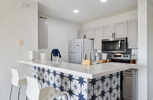 Trail West Condo | Cozy Condo w Pool, Hot Tub, Gym, & WiFi, 5min to Old Town
