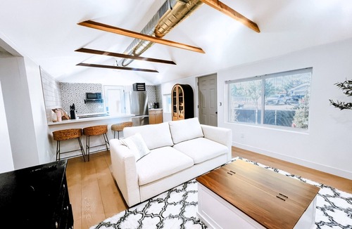 Gilbert Cottage | Cozy Cottage in Downtown Gilbert Heritage District Sleeps Up To 3