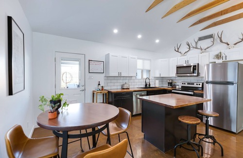 Chandler House | Cozy downtown Chandler Home w/a touch of AZ Southwest vibes