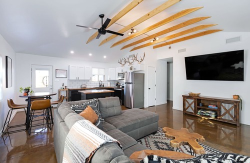 Chandler House | Cozy downtown Chandler Home w/a touch of AZ Southwest vibes