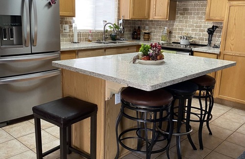 Glendale House | Cozy family home. Minutes away from west gate (state farm stadium)!