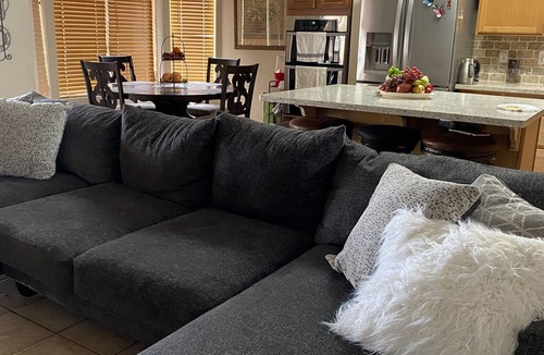 Glendale House | Cozy family home. Minutes away from west gate (state farm stadium)!